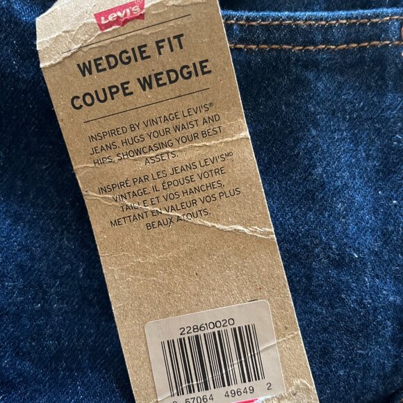 LEVI's Wedgie Fit Dark Blue Jeans - NEW with Tags - Picture 4 of 4